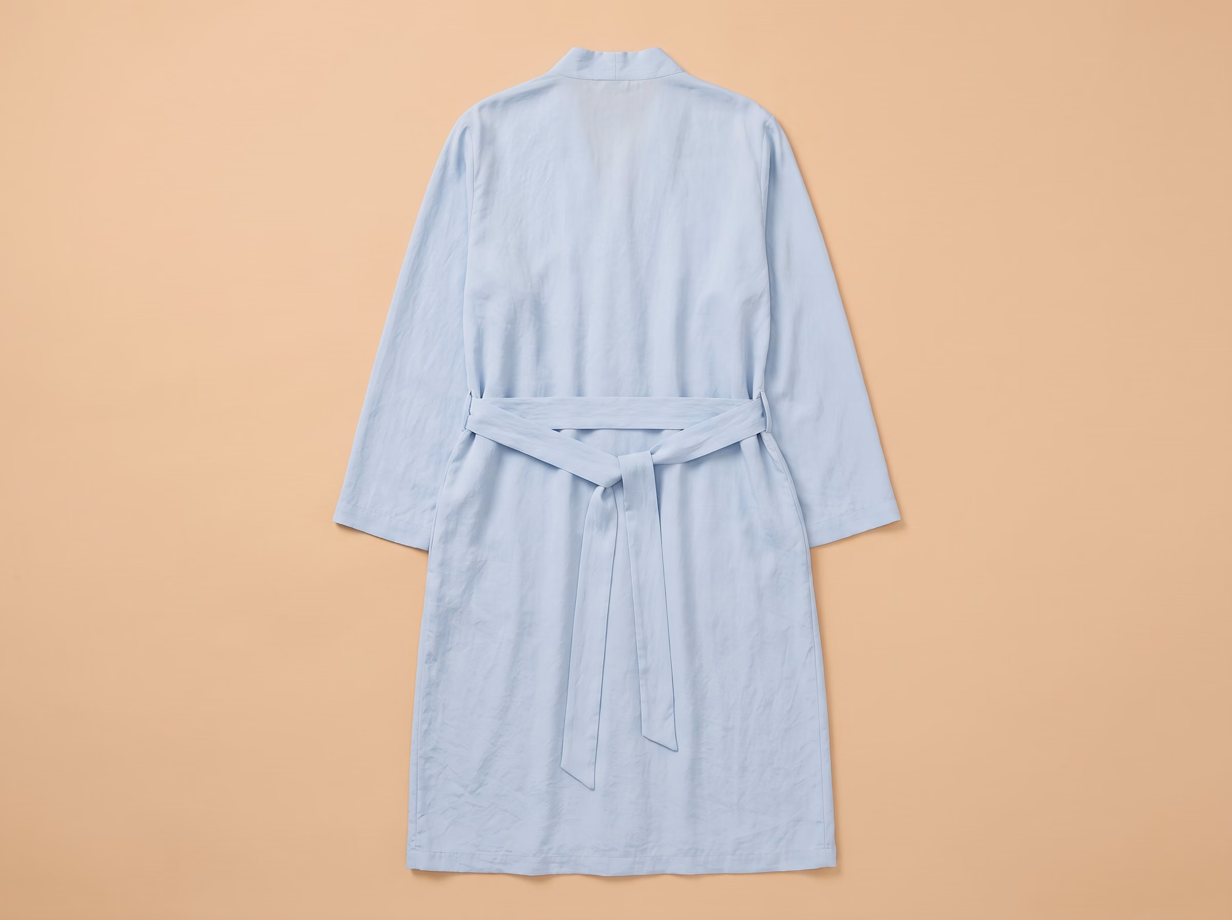 The Menara robe in Bleu voile, from the back.
